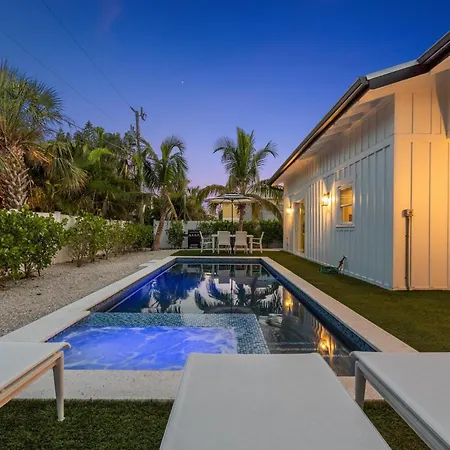 Honey I'M Holmes Villa
